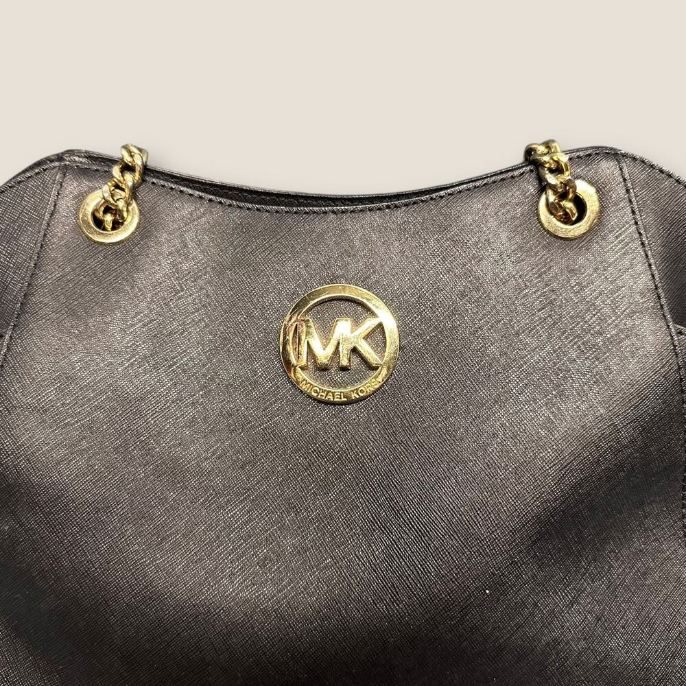 Michael Kors Jet Set East West Black Leather Tote Bag with Gold Chain Straps - Picture 2 of 5